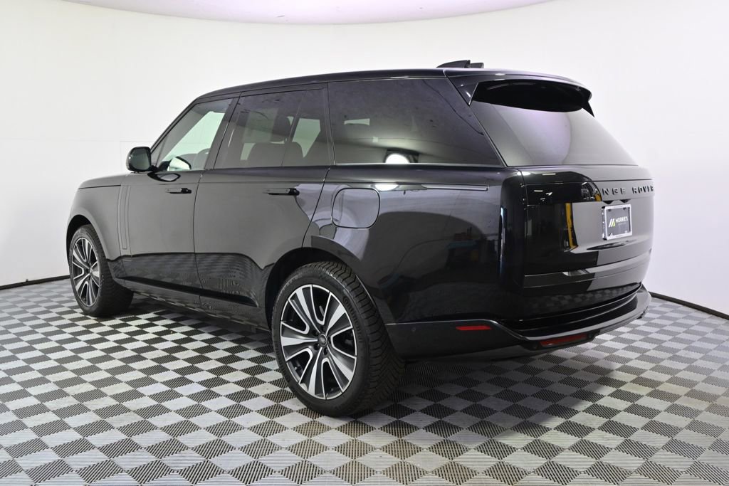 Used 2025 Land Rover Range Rover SE AWD/4WD image 3