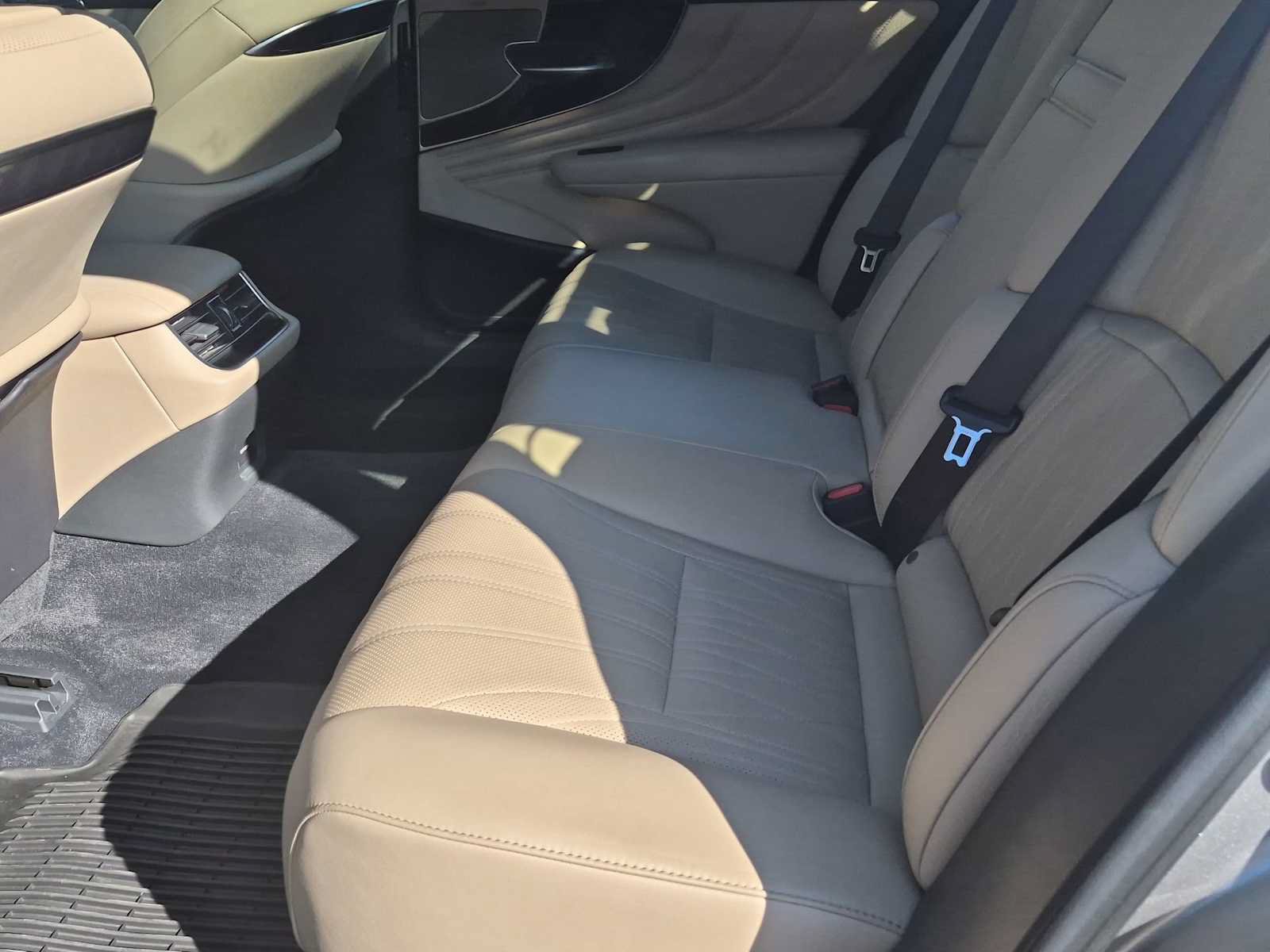 Used 2021 Lexus LS 500 AWD w/ Interior Upgrade Package image 19
