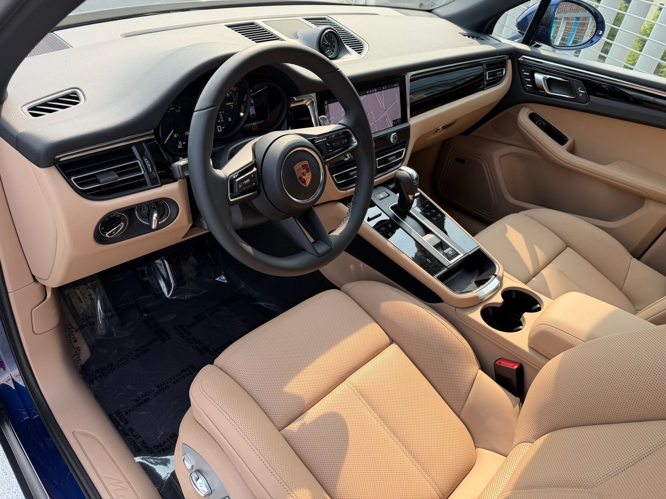 New 2026 Porsche Macan AWD/4WD image 4