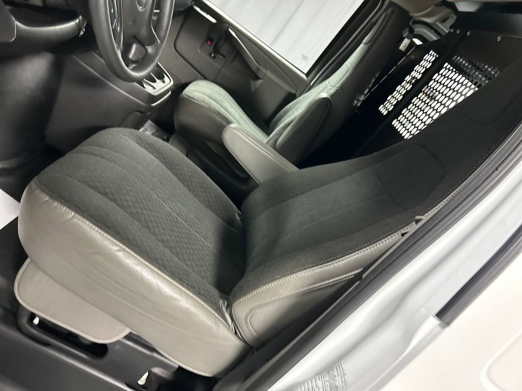 Used 2024 GMC Savana 2500 w/ Driver Convenience Package image 11
