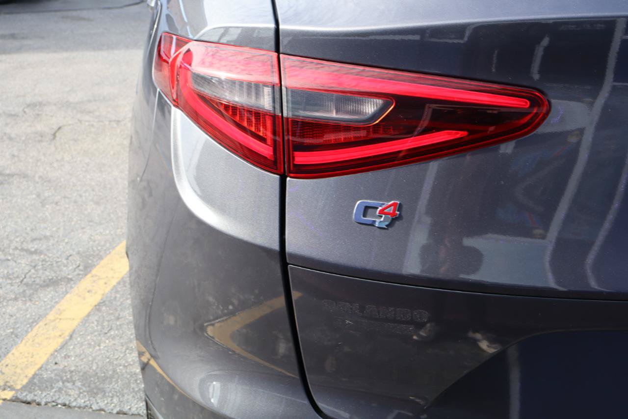 Used 2018 Alfa Romeo Stelvio AWD image 38