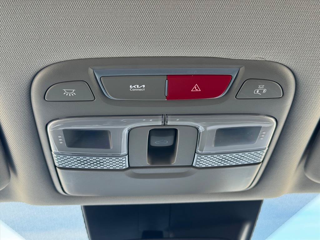 Used 2025 Kia Telluride S FWD image 19