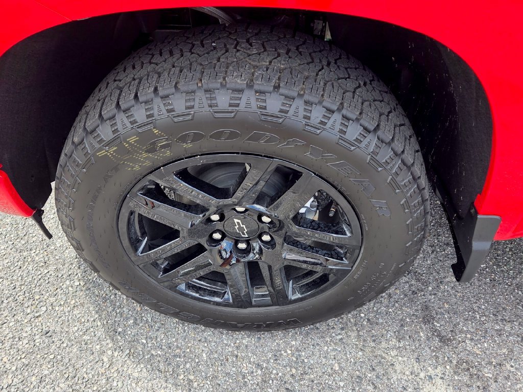 New 2026 Chevrolet Silverado 1500 Custom w/ Turbomax Blackout Package AWD/4WD image 18