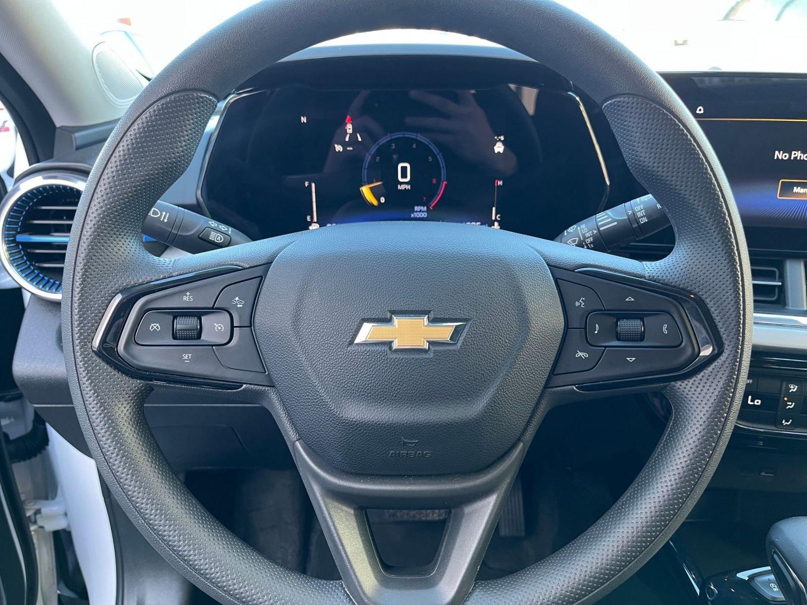 Used 2025 Chevrolet Trax LT image 27