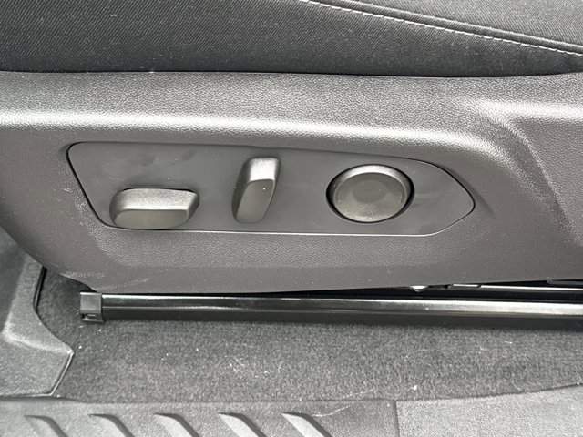 New 2026 GMC Canyon Elevation w/ Convenience Package image 17