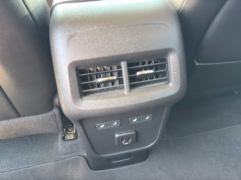 Used 2023 GMC Terrain Denali w/ Denali Premium Package image 11