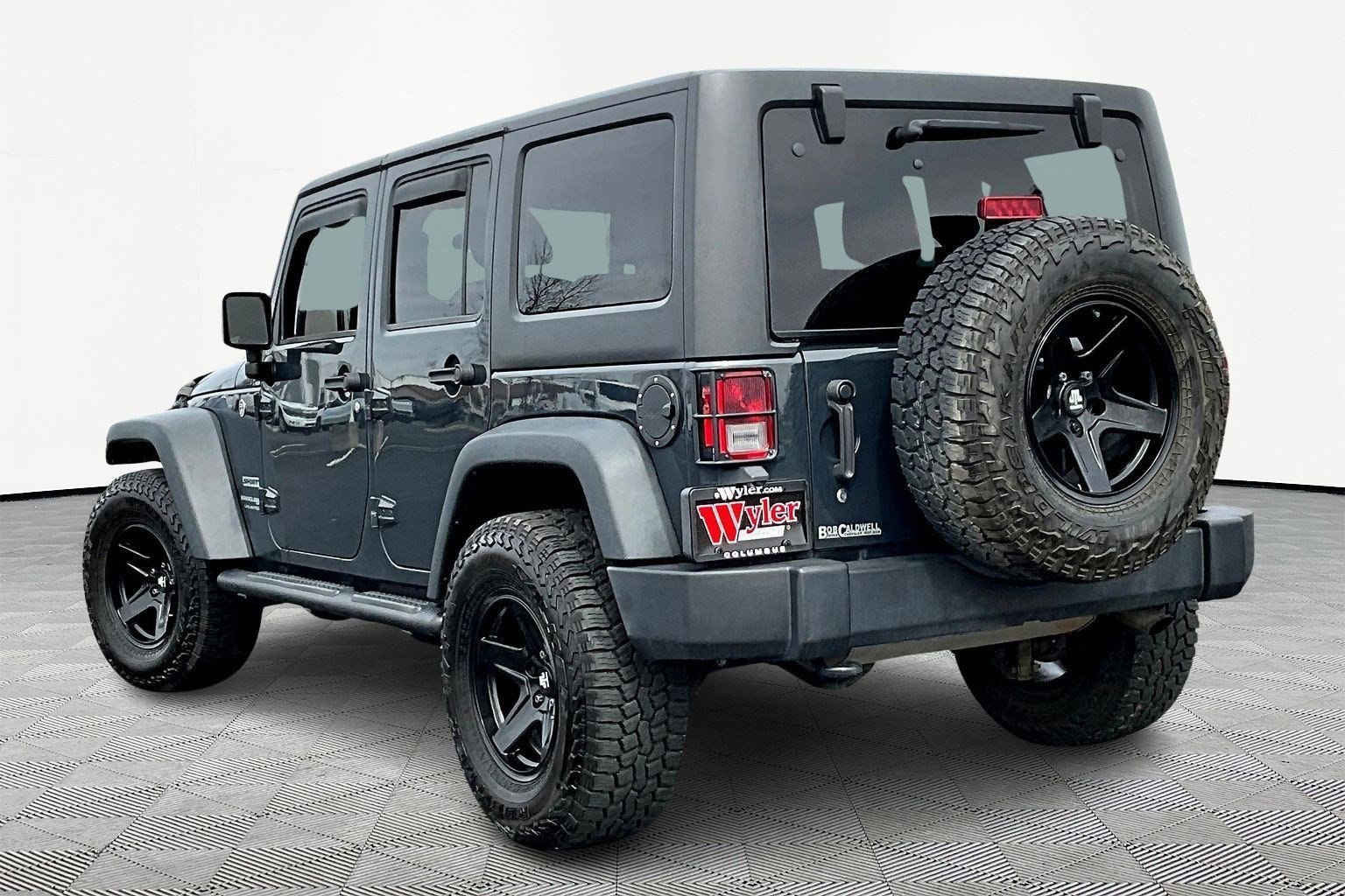 Used 2018 Jeep Wrangler Unlimited Sport w/ Connectivity Group image 4