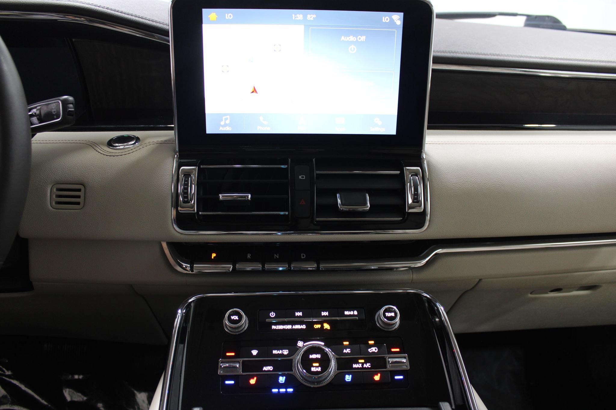 Used 2018 Lincoln Navigator Reserve w/ Technology Package AWD/4WD image 35