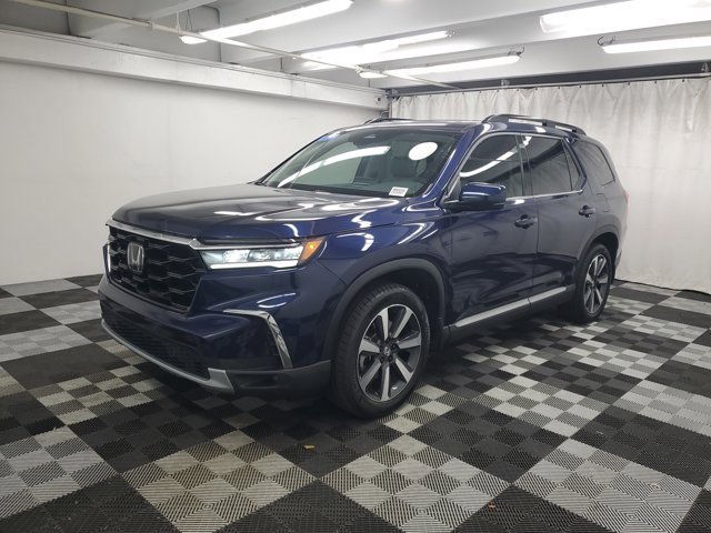 Certified 2024 Honda Pilot Touring image 3