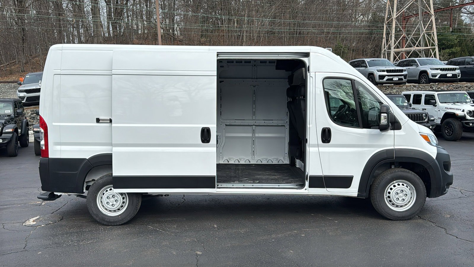 Used 2025 RAM ProMaster 2500 w/ Convenience Group image 25
