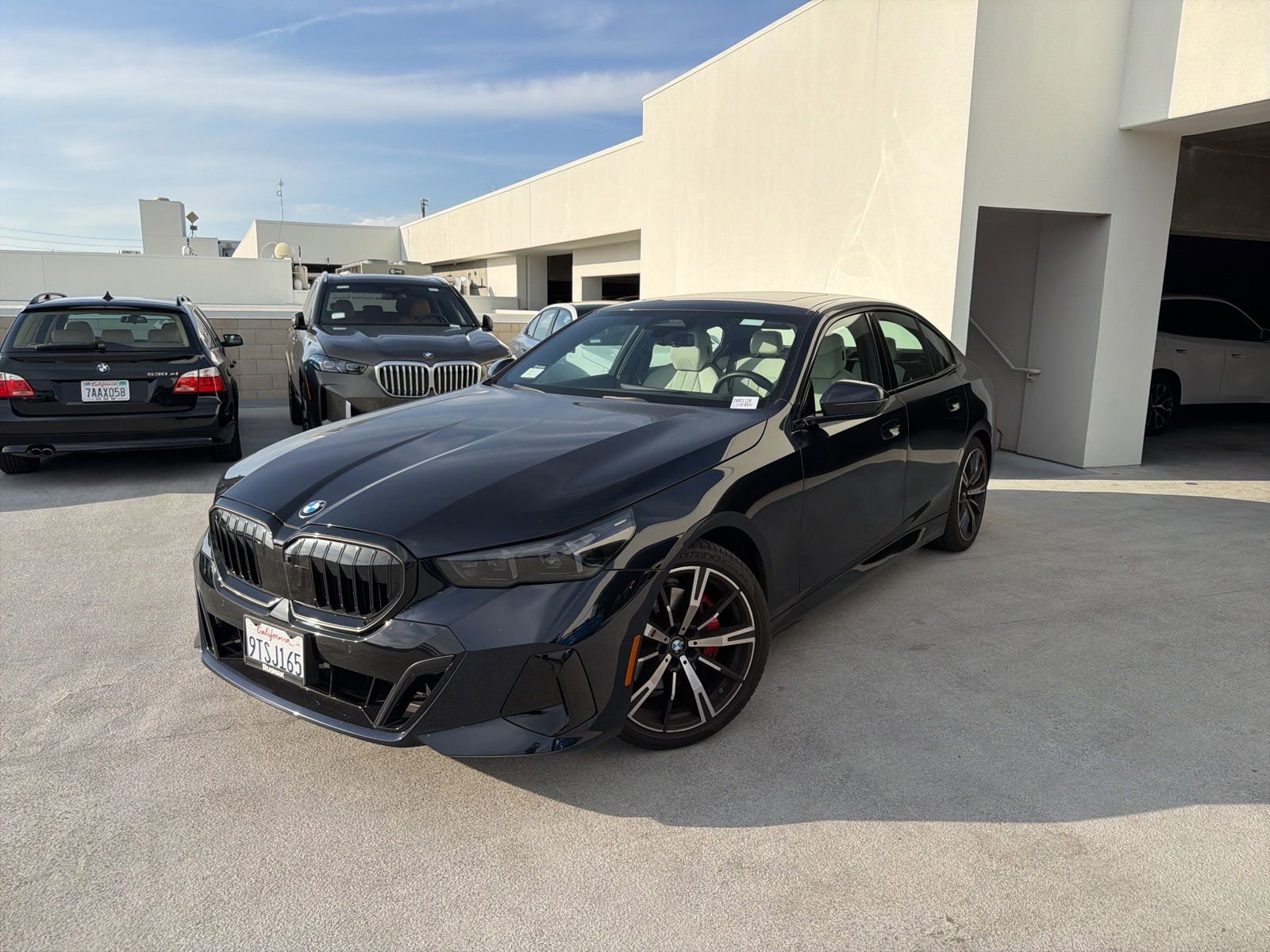 Used 2025 BMW 530i w/ M Sport Package image 3