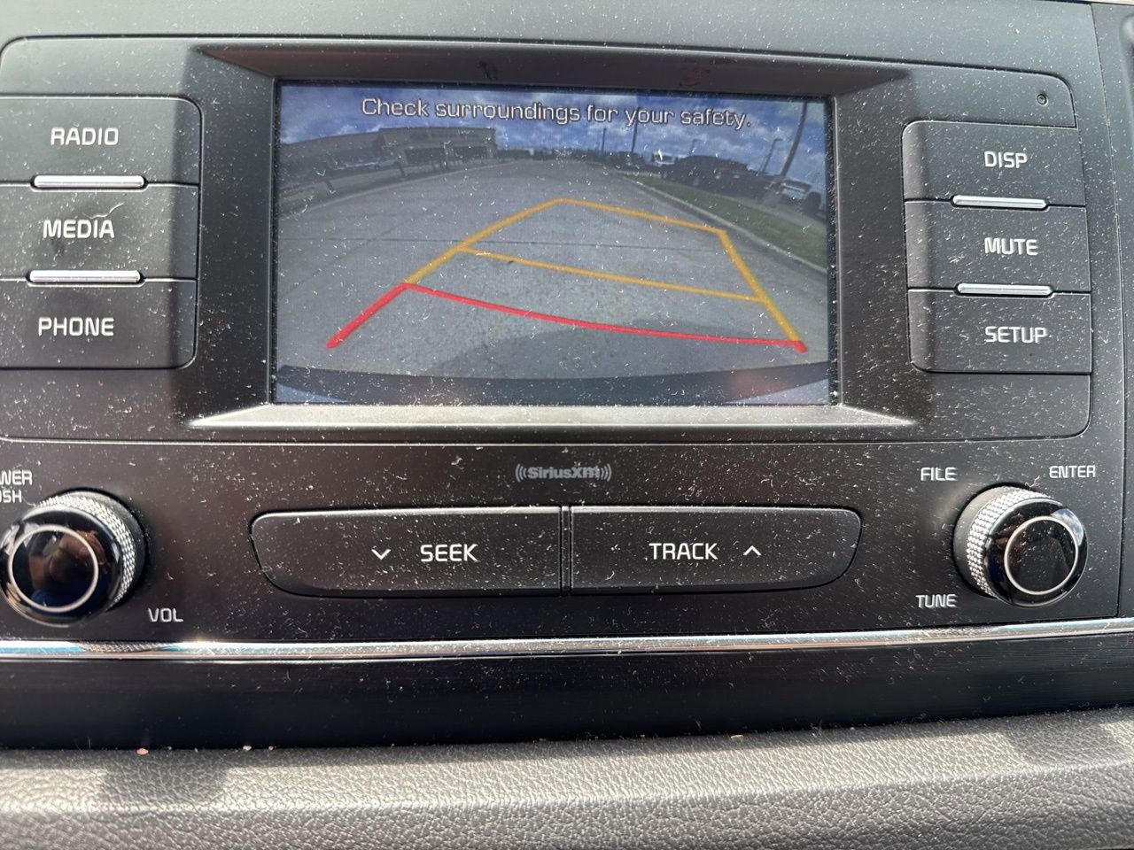 Used 2018 Kia Sedona LX image 22