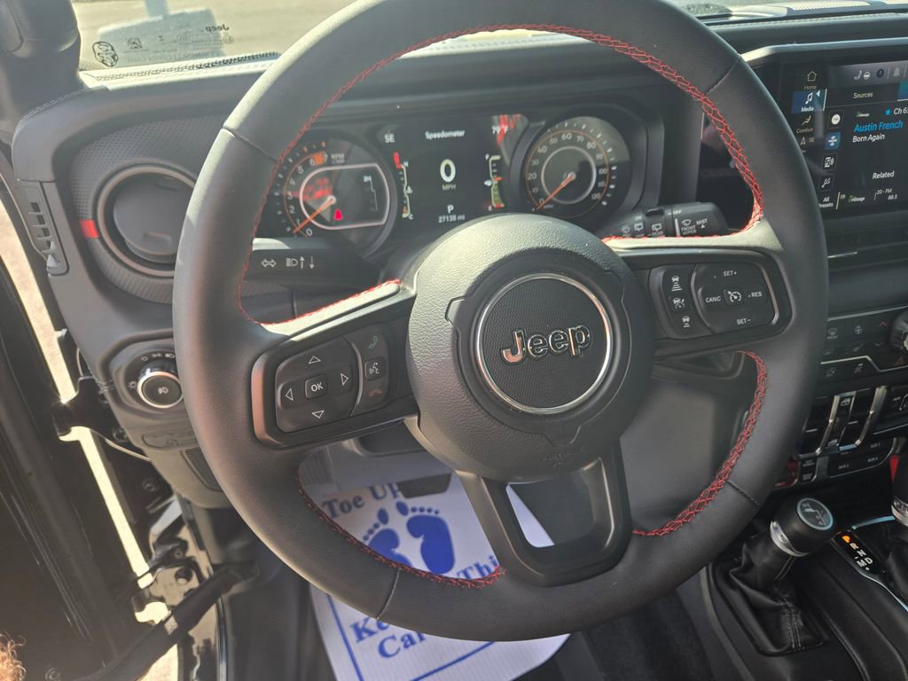Used 2024 Jeep Wrangler Unlimited Rubicon w/ Technology Group image 10