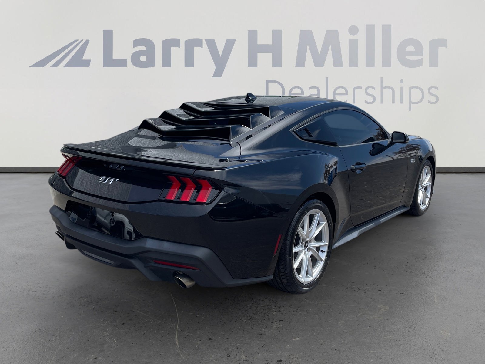 Used 2024 Ford Mustang GT Premium RWD image 5