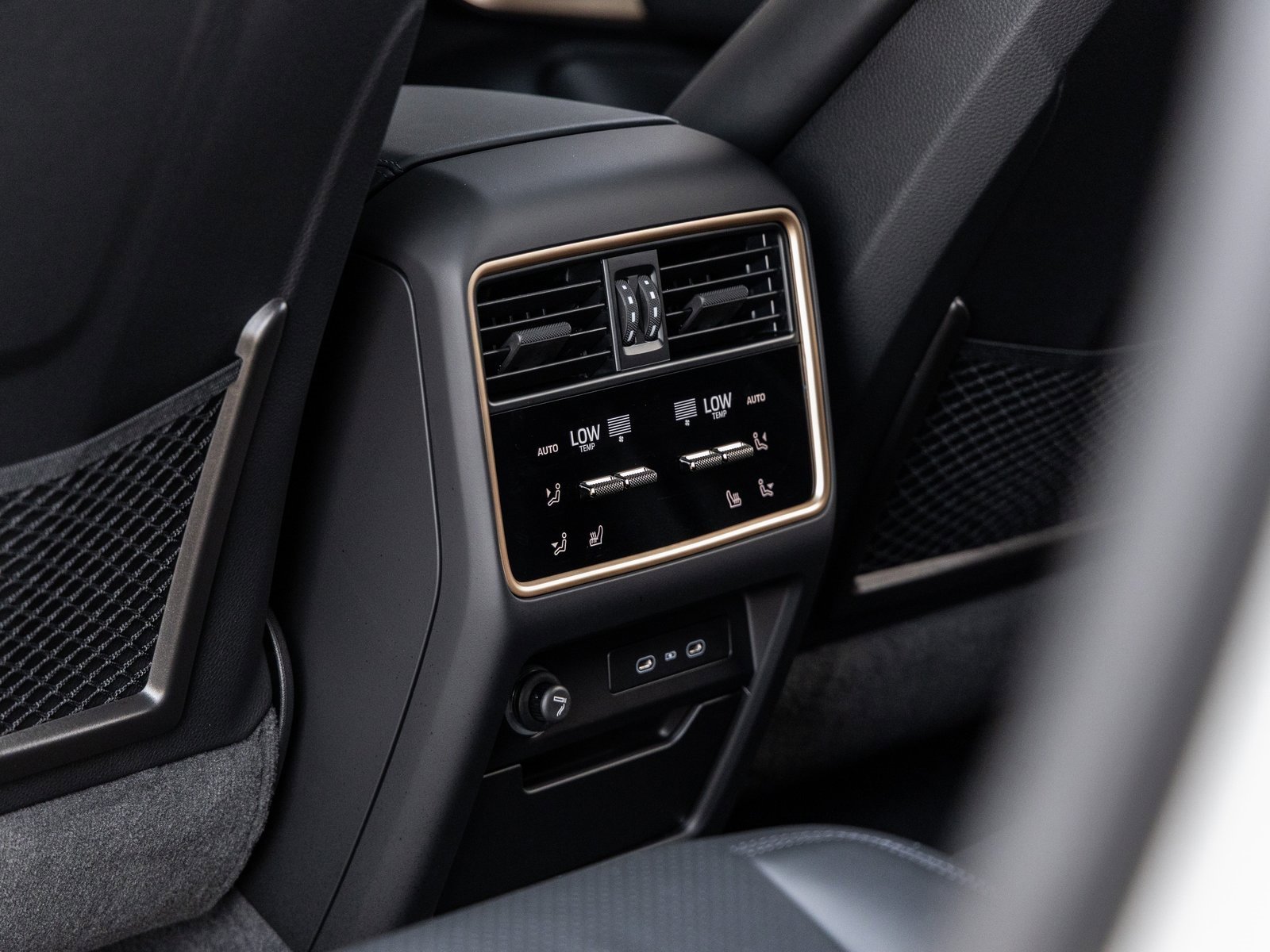 New 2026 Porsche Cayenne Turbo image 42