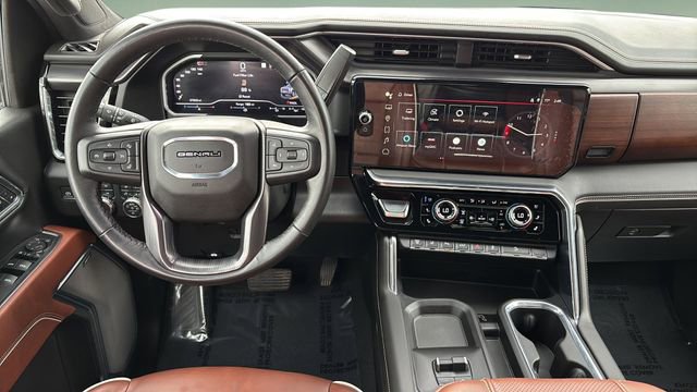 Used 2024 GMC Sierra 2500 Denali Ultimate image 9