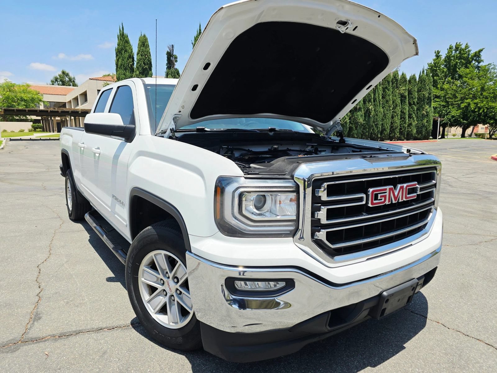 Used 2017 GMC Sierra 1500 SLE w/ SLE Value Package RWD image 1