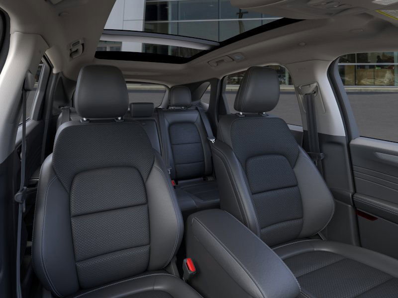 New 2025 Ford Escape SE w/ Class II Trailer Tow Package image 10