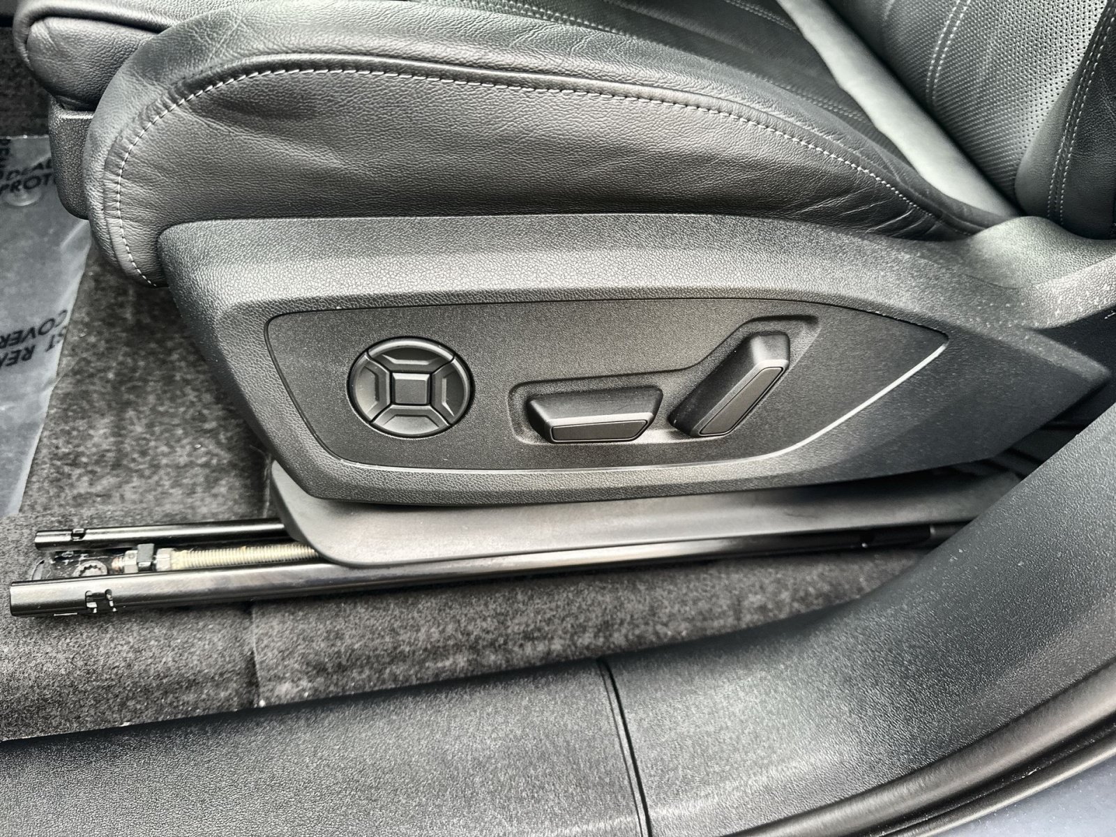 Used 2025 Audi Q6 e-tron Prestige AWD/4WD image 14