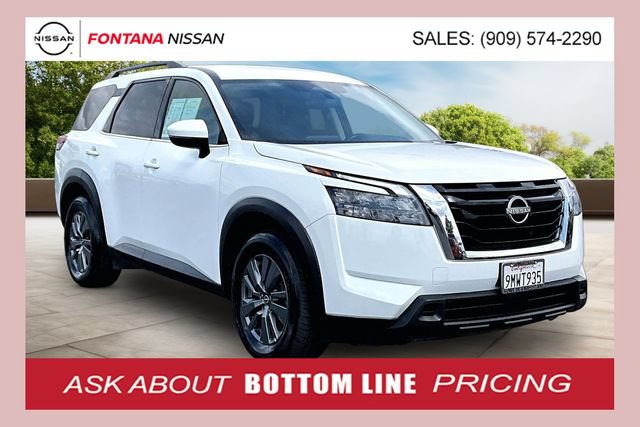 Certified 2024 Nissan Pathfinder SV FWD image 1