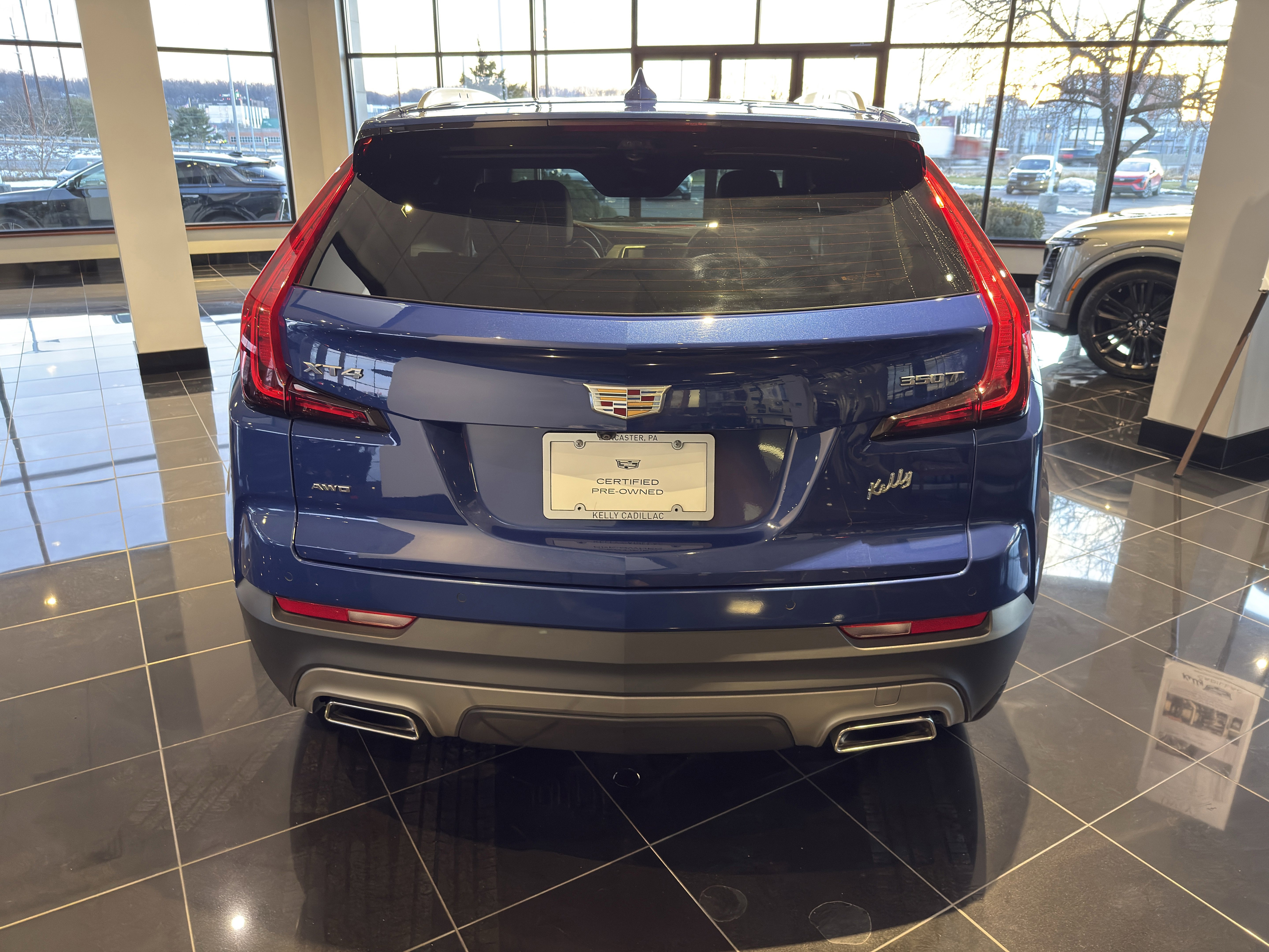 Certified 2022 Cadillac XT4 Premium Luxury w/ Enhanced Visibility Package image 4