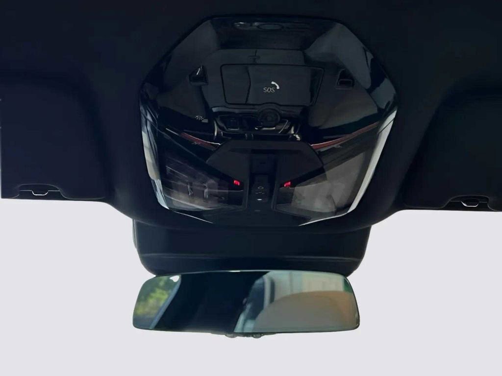 Used 2024 BMW i7 xDrive60 image 39