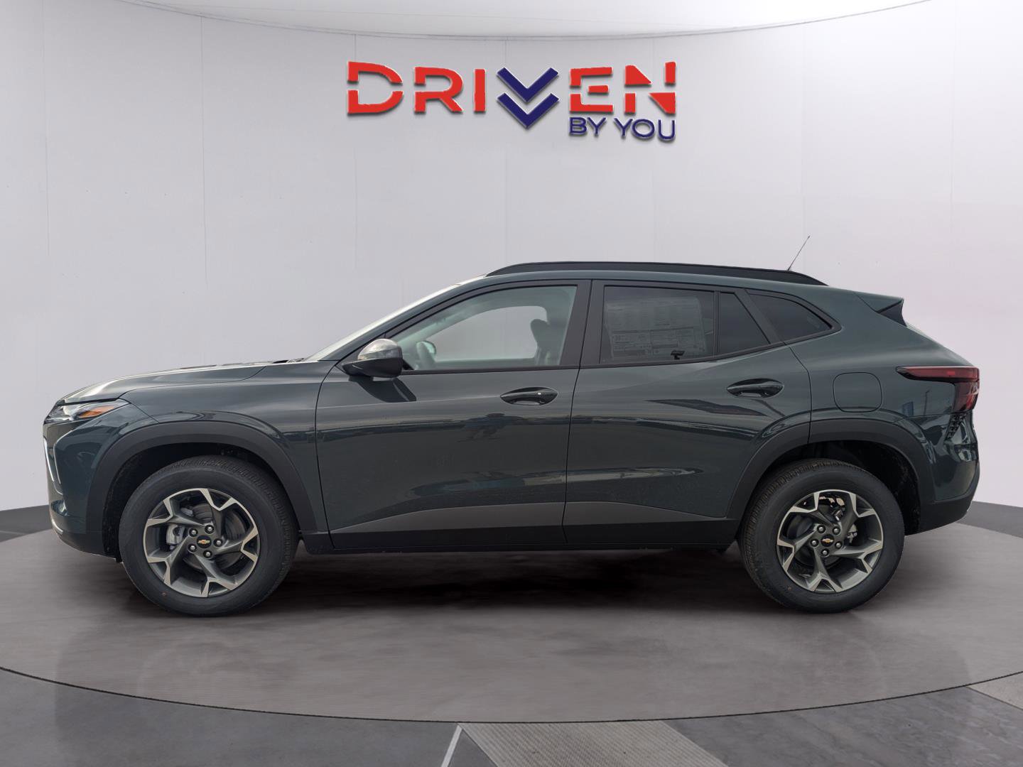 New 2026 Chevrolet Trax LT w/ Driver Confidence Package image 2