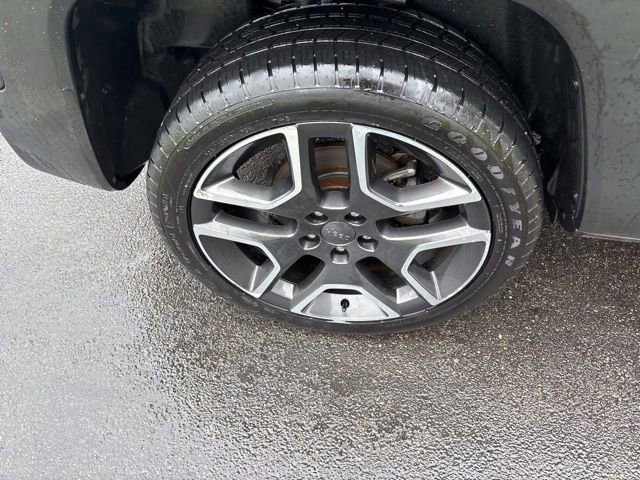 Used 2019 Jeep Renegade Limited w/ LED Lighting Group AWD/4WD image 42