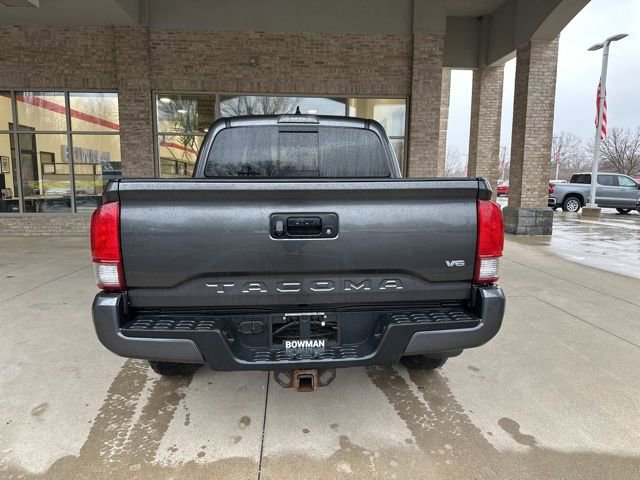 Used 2017 Toyota Tacoma TRD Sport w/ Tow Package (A/T) image 4