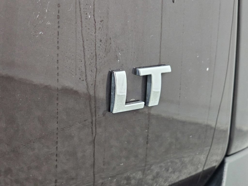 Used 2022 Chevrolet Traverse LT FWD image 30