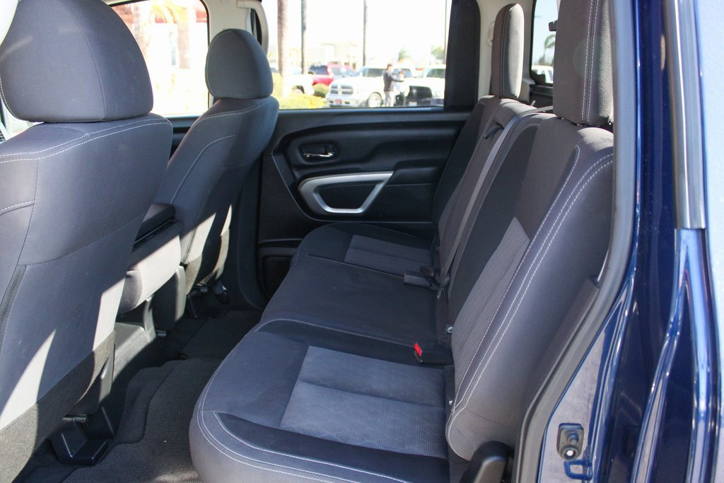 Used 2022 Nissan Titan SV image 35