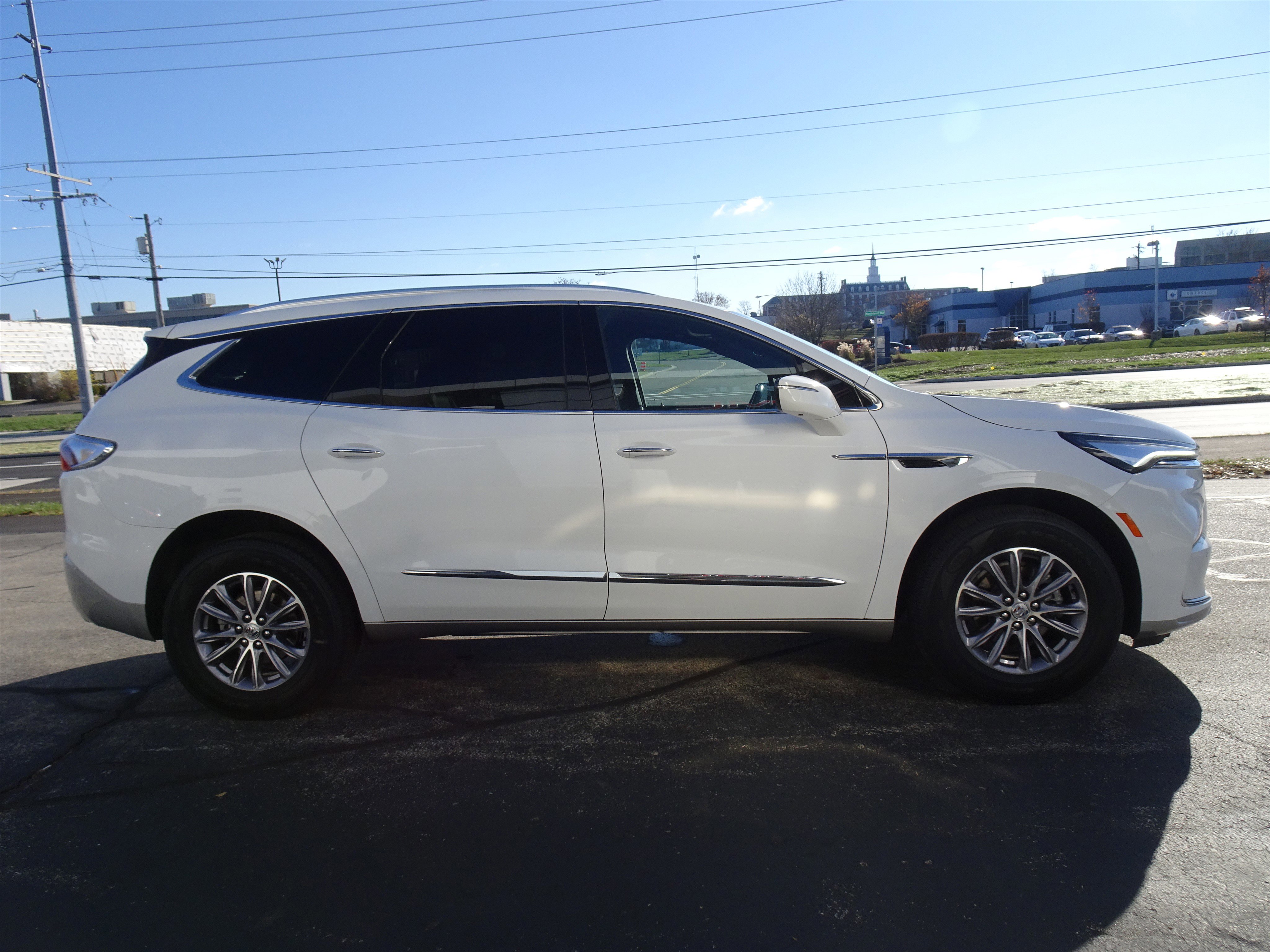 Used 2024 Buick Enclave Premium image 6