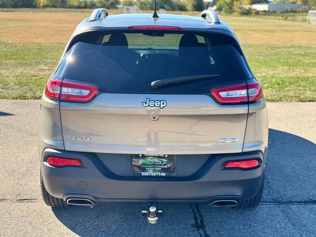 Used 2017 Jeep Cherokee Latitude w/ Cold Weather Group image 5