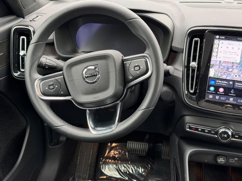 Certified 2023 Volvo C40 P8 Recharge Ultimate w/ Protection Package Premier AWD/4WD image 13