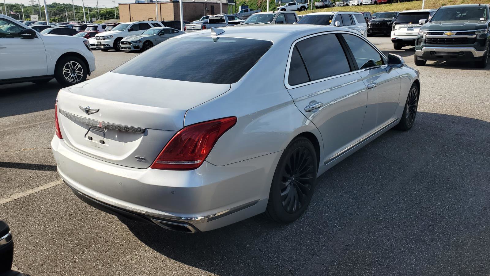 Used 2019 Genesis G90 5.0 Ultimate RWD image 9