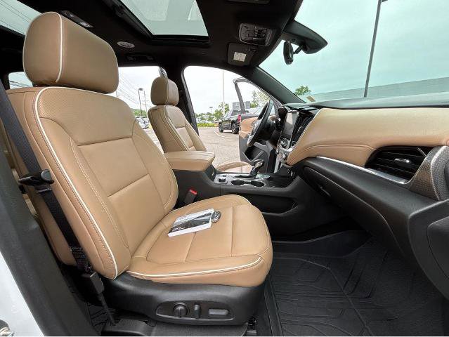 Used 2023 Chevrolet Traverse Premier w/ LPO, Floor Liner Package AWD/4WD image 6