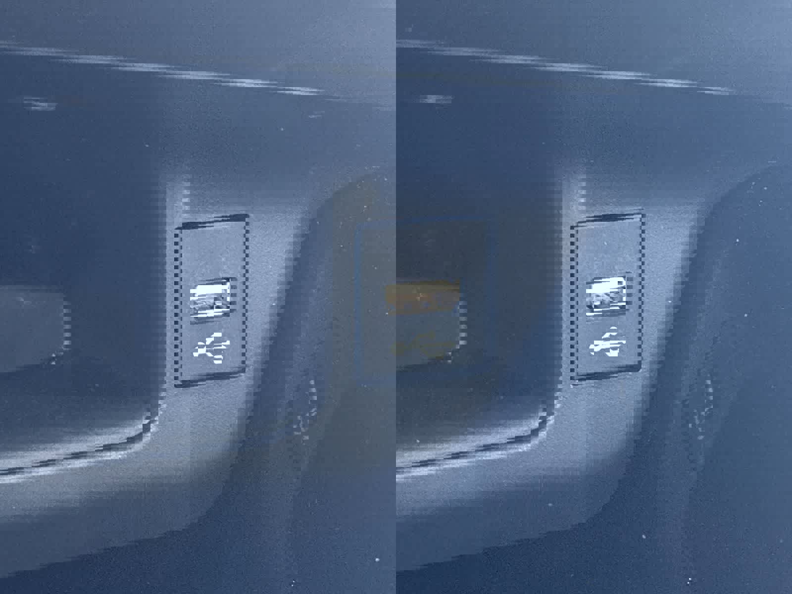 Used 2021 Toyota C-HR XLE image 35