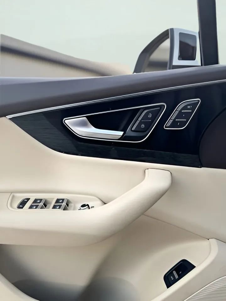 Used 2017 Audi Q7 3.0T Premium Plus w/ Premium Plus Package image 20