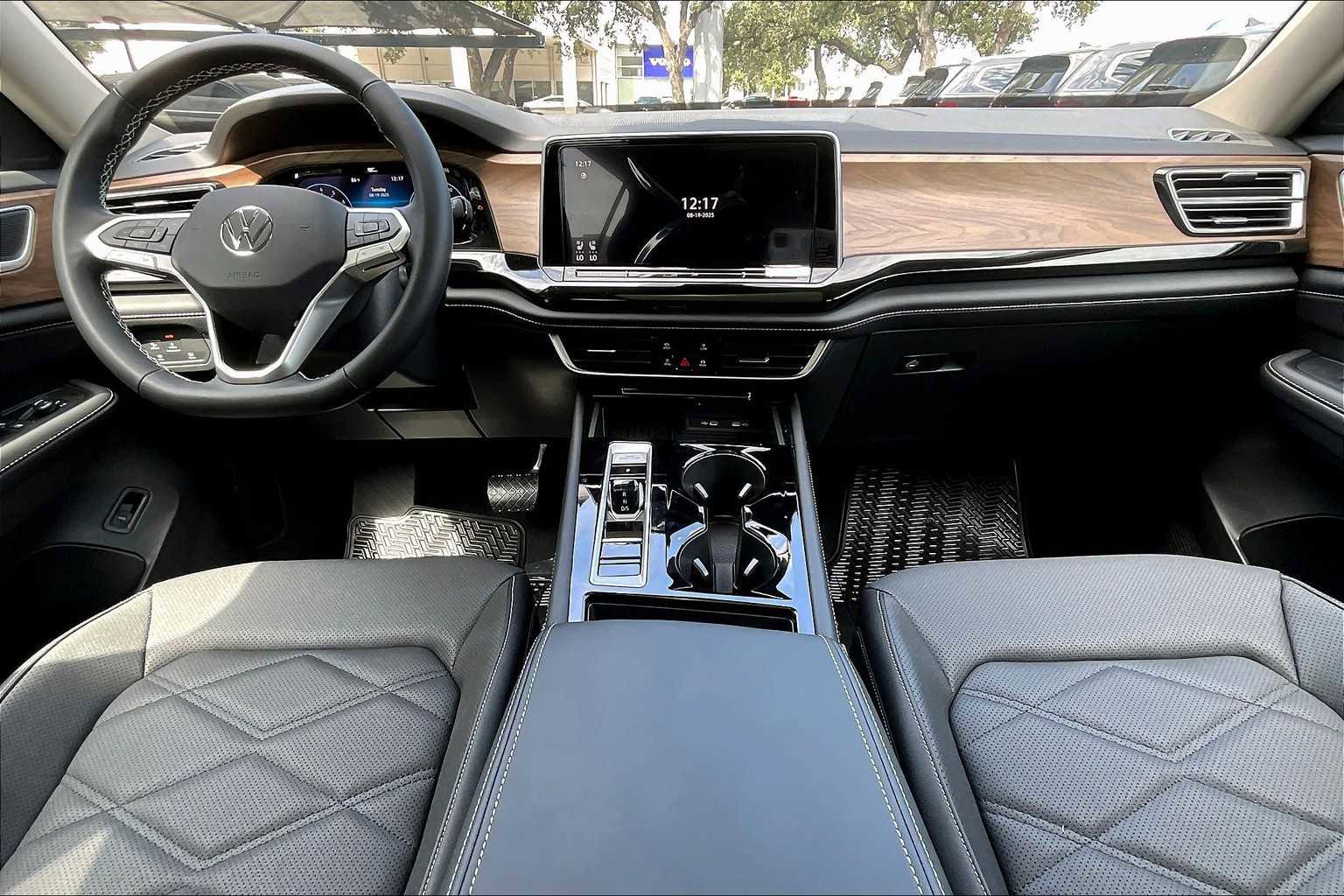 New 2026 Volkswagen Atlas SE image 5