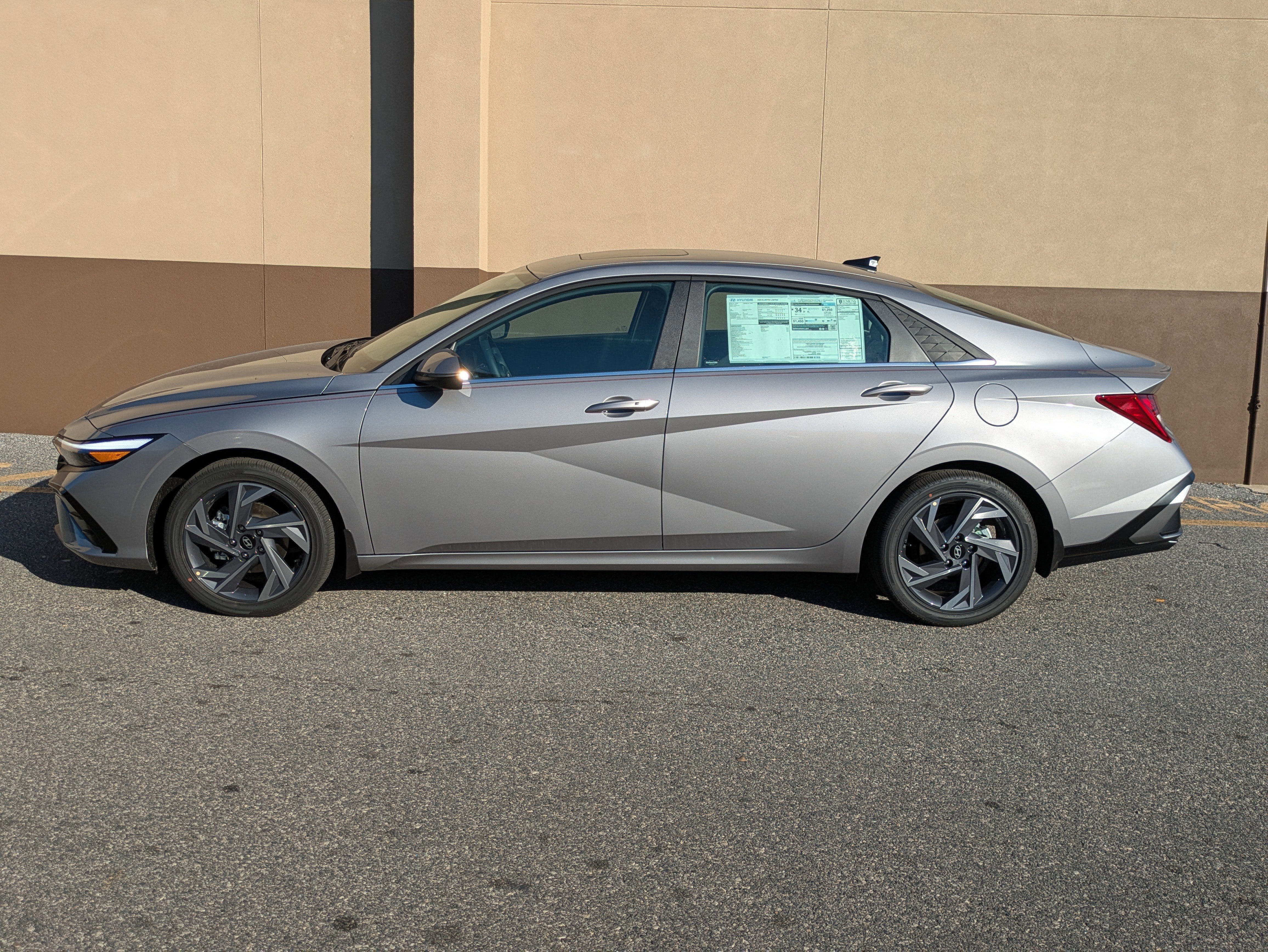 New 2026 Hyundai Elantra Limited image 9