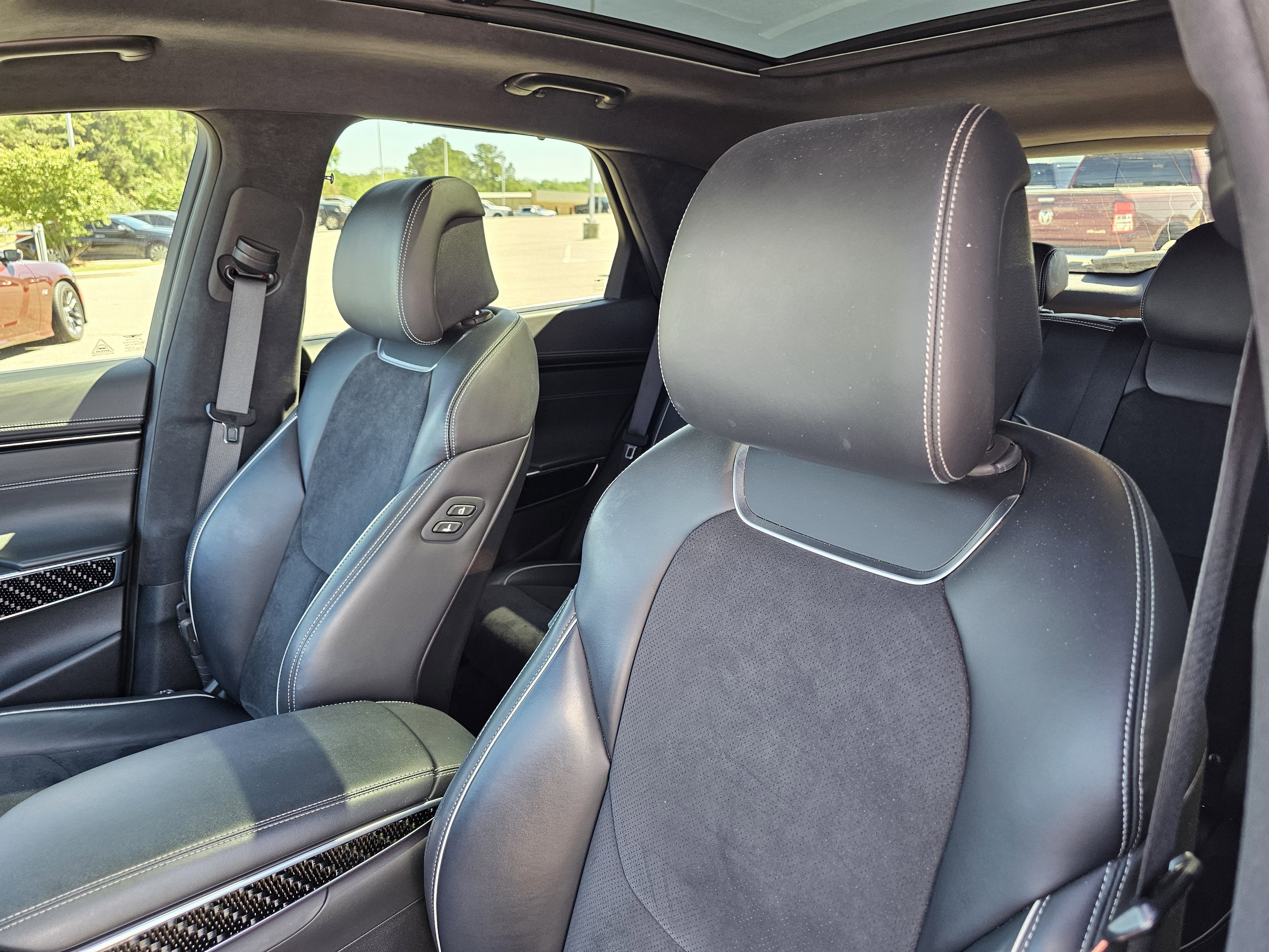 Used 2022 Genesis GV70 3.5T Sport w/ Sport Prestige Package image 16