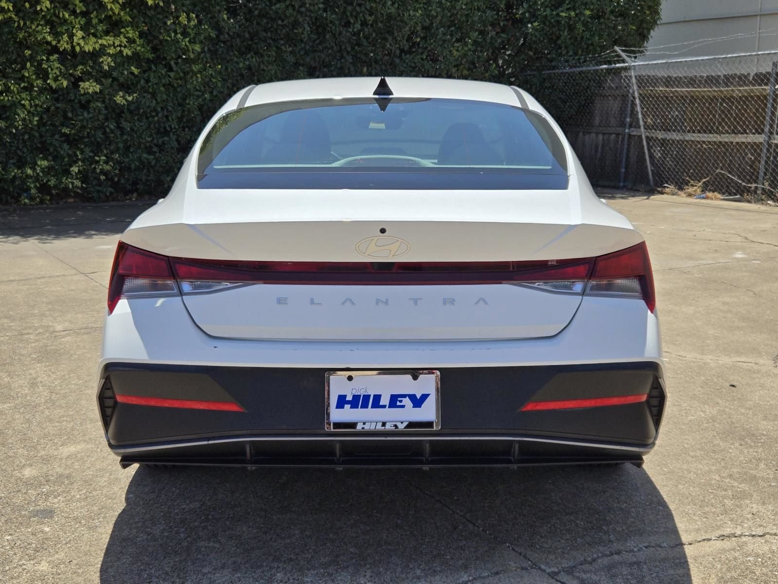 Used 2024 Hyundai Elantra SEL FWD image 6