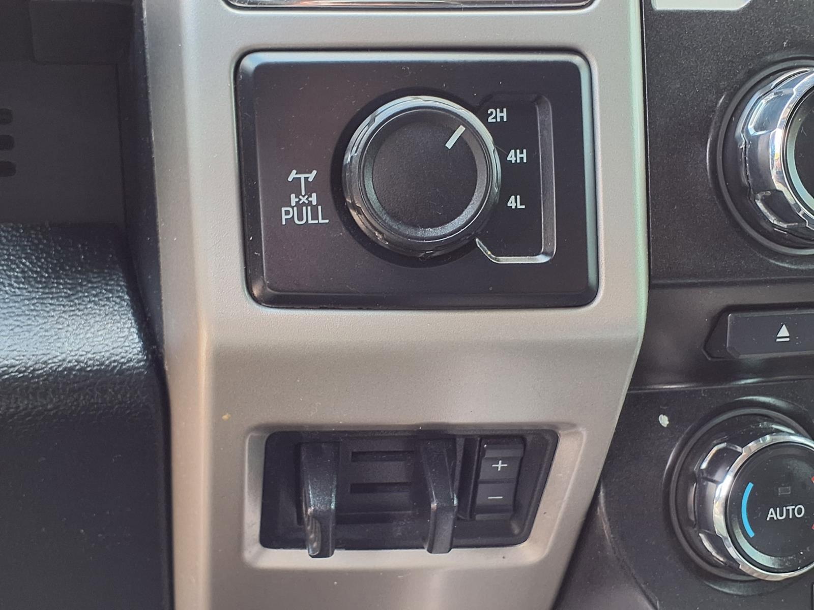Used 2017 Ford F250 Lariat w/ FX4 Off-Road Package AWD/4WD image 18