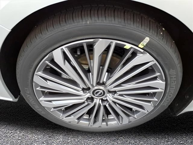 New 2025 Nissan Altima 2.5 SL FWD image 9