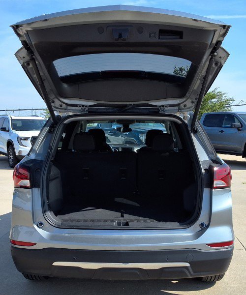 Used 2023 Chevrolet Equinox LT FWD image 9