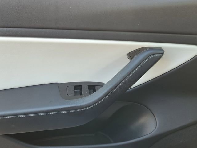 Used 2018 Tesla Model 3 Long Range image 15