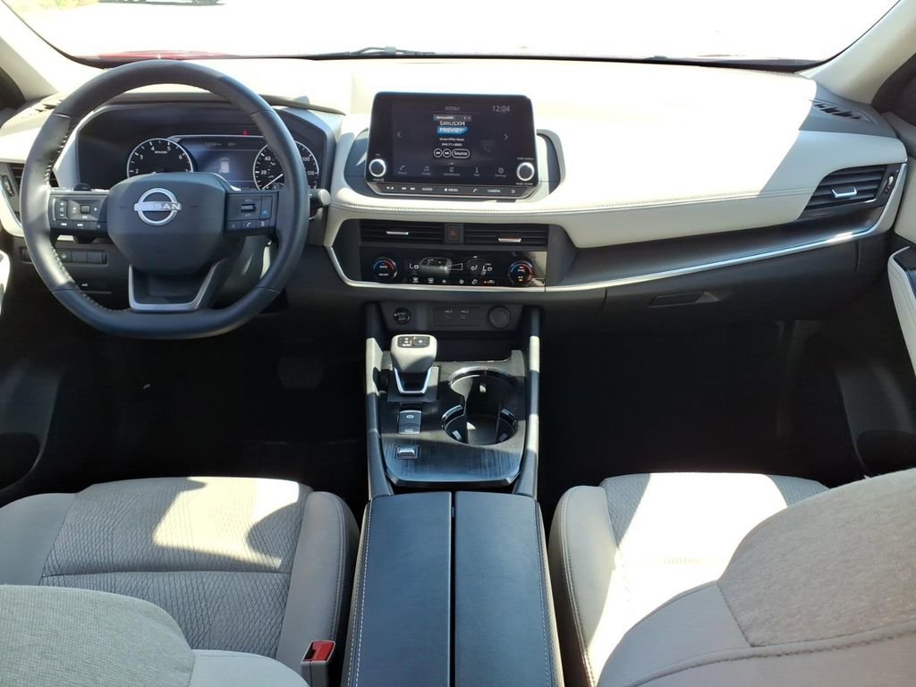Used 2025 Nissan Rogue SV FWD image 14