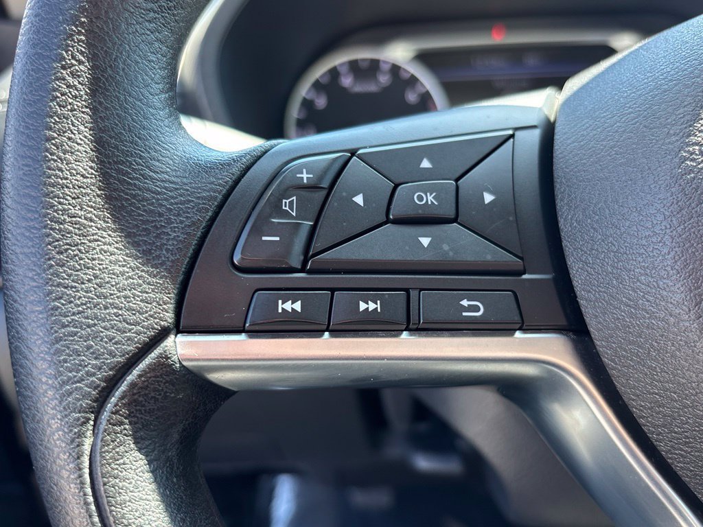 Used 2025 Nissan Sentra SV FWD image 16
