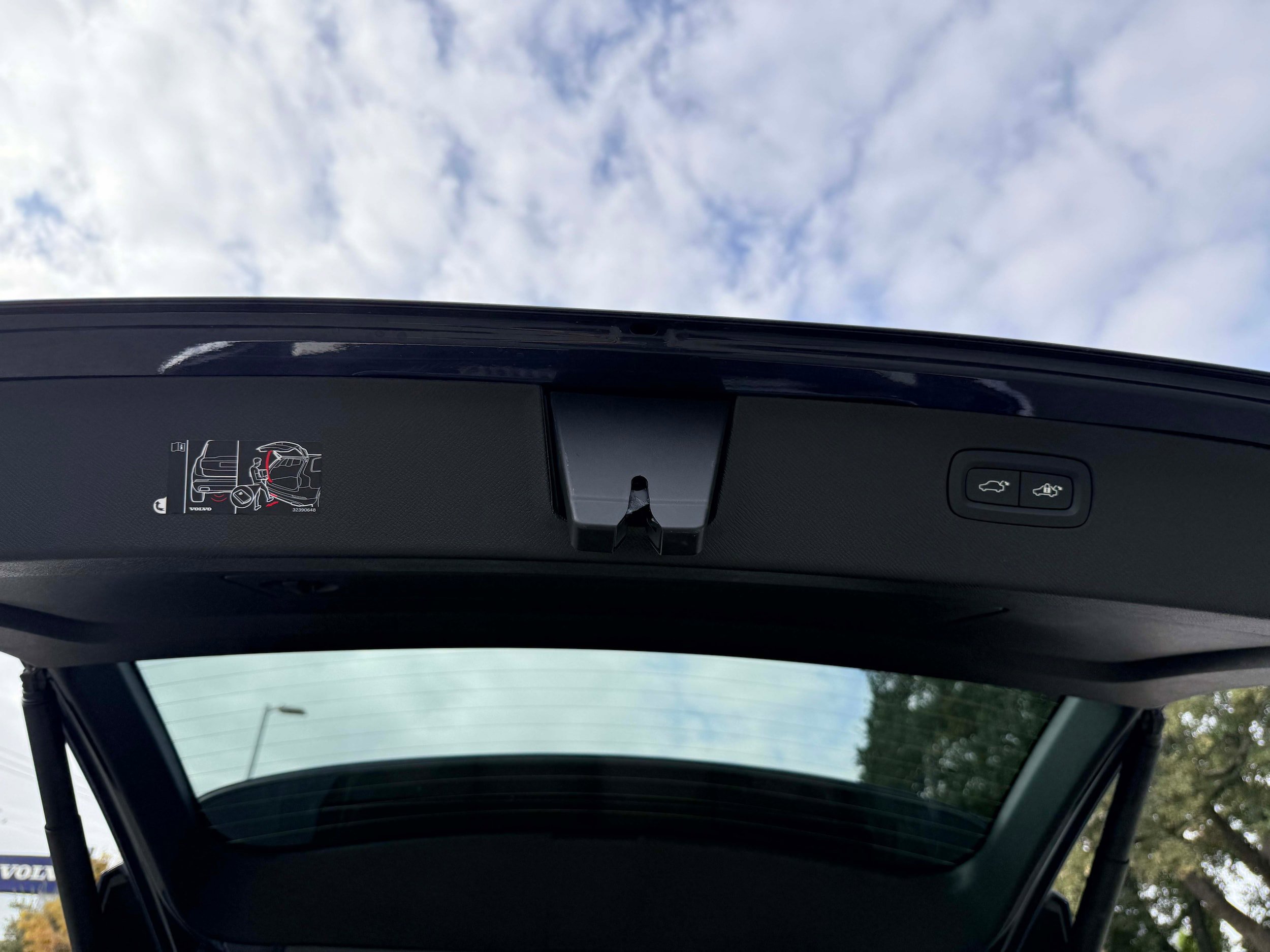 New 2026 Volvo XC90 B6 Plus w/ Protection Package Premier image 27