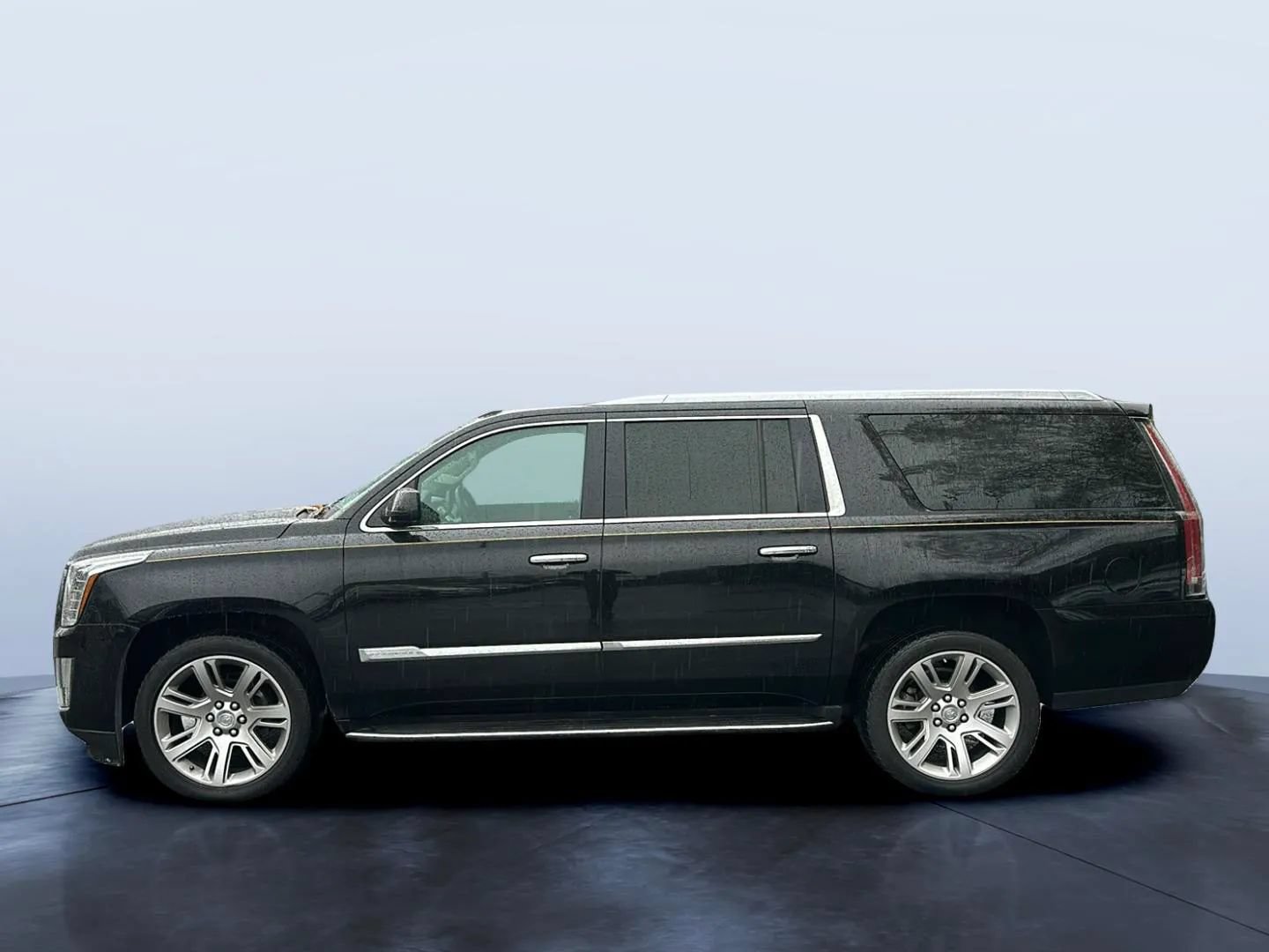 Used 2015 Cadillac Escalade ESV Luxury AWD/4WD image 2
